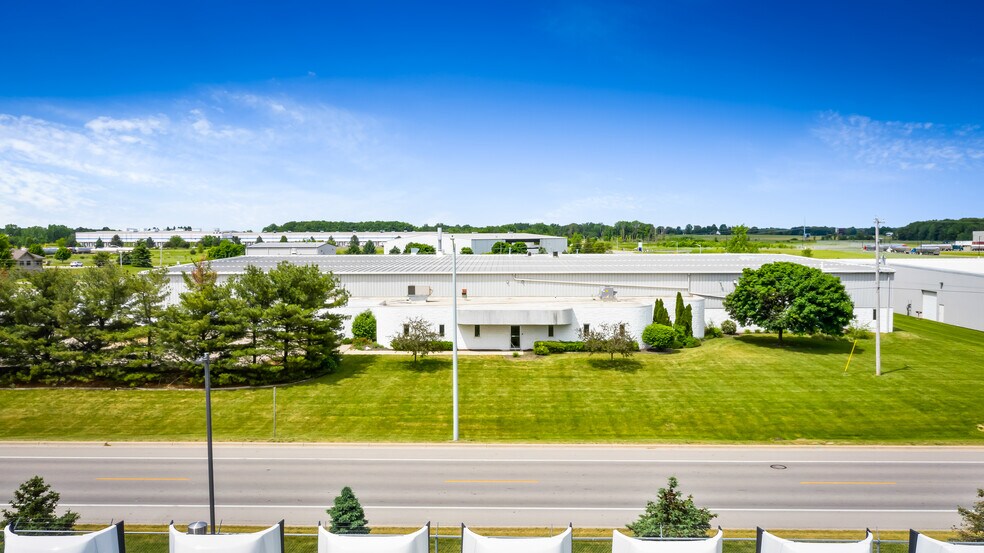205 E Walker Rd, Saint Johns, MI à vendre - Photo de l’immeuble – Image 3 sur 12