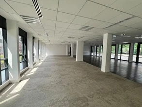 100-102 Rue De Villiers, Levallois-Perret à louer Photo intérieure– Image 2 sur 4