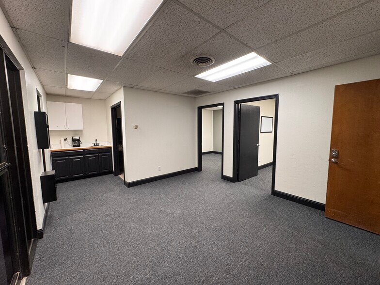 823 W Sunrise Cir, Hobbs, NM à louer - Photo principale – Image 1 sur 8