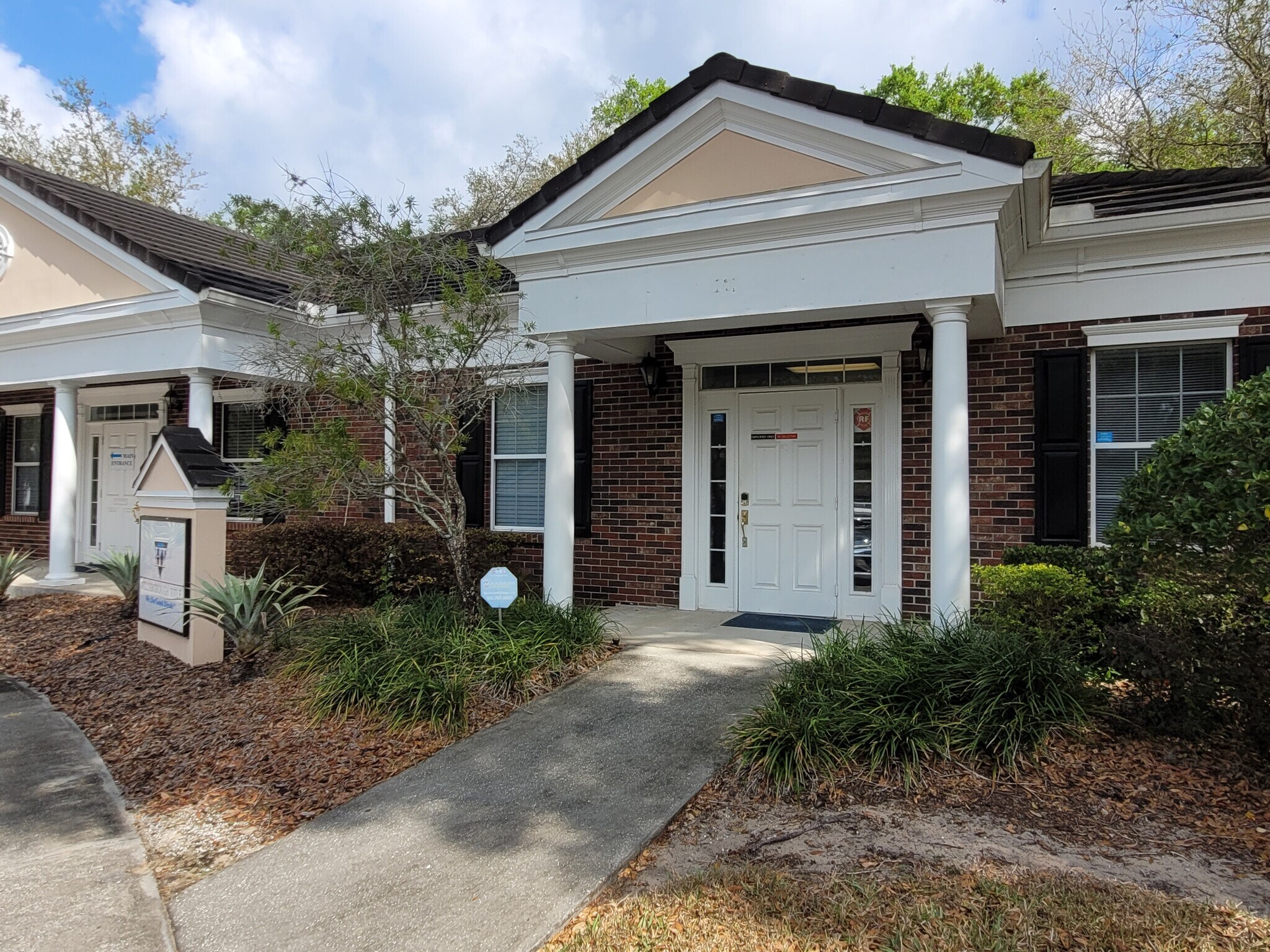 352-358 E Bloomingdale Ave, Brandon, FL à louer Photo de l’immeuble– Image 1 sur 11