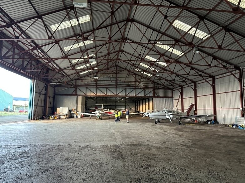 Hangar 4, Isle of Man Airport, Isle Of Man à louer - Photo intérieure – Image 2 sur 3