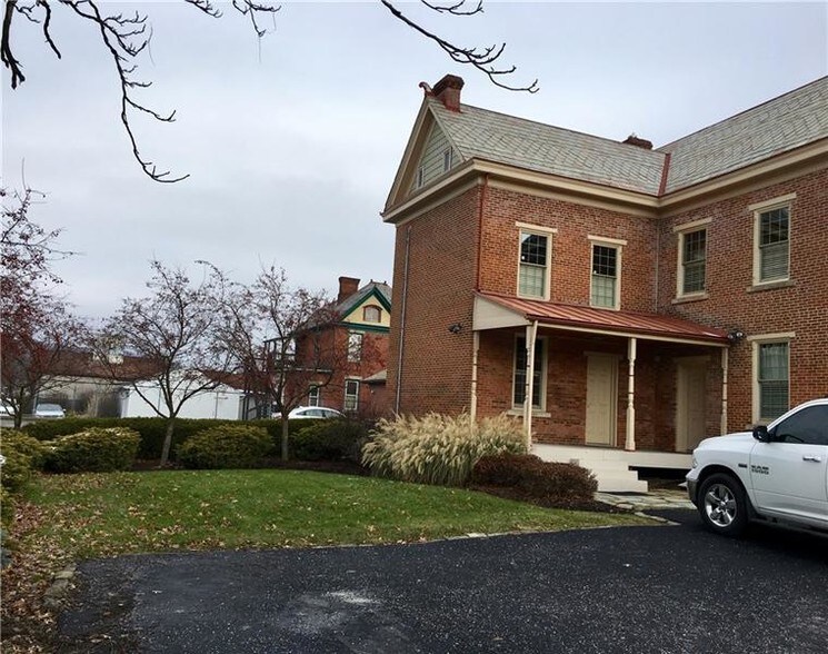 323 S Main St, Zelienople, PA à louer - Photo de l’immeuble – Image 3 sur 72