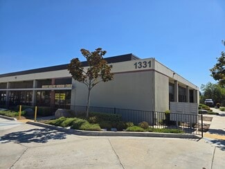 Plus de détails pour 1331 N Cuyamaca St, El Cajon, CA - Industriel/Logistique à louer