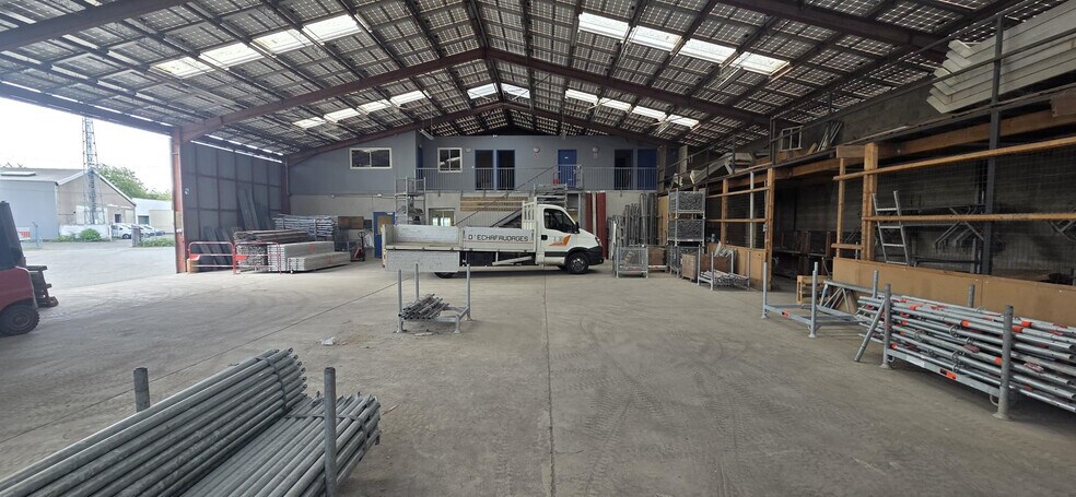 Industriel/Logistique dans Angers à louer - Photo de l’immeuble – Image 2 sur 4