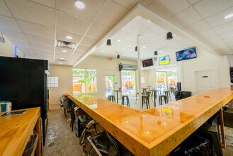 223 S Main St, Gainesville, FL à louer Photo intérieure– Image 2 sur 7