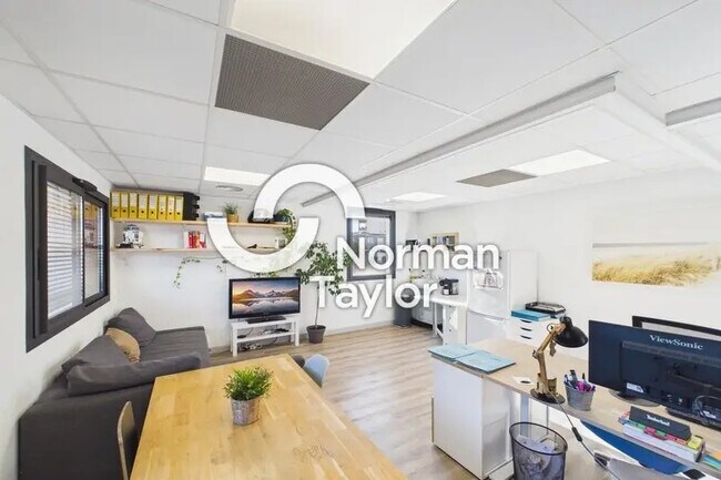 Plus de détails pour Bureau à vendre