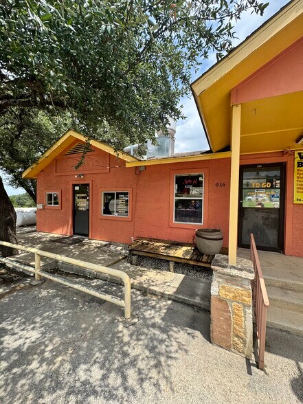 916 E Borgfeld Dr, San Antonio, TX à vendre - Photo principale – Image 2 sur 11