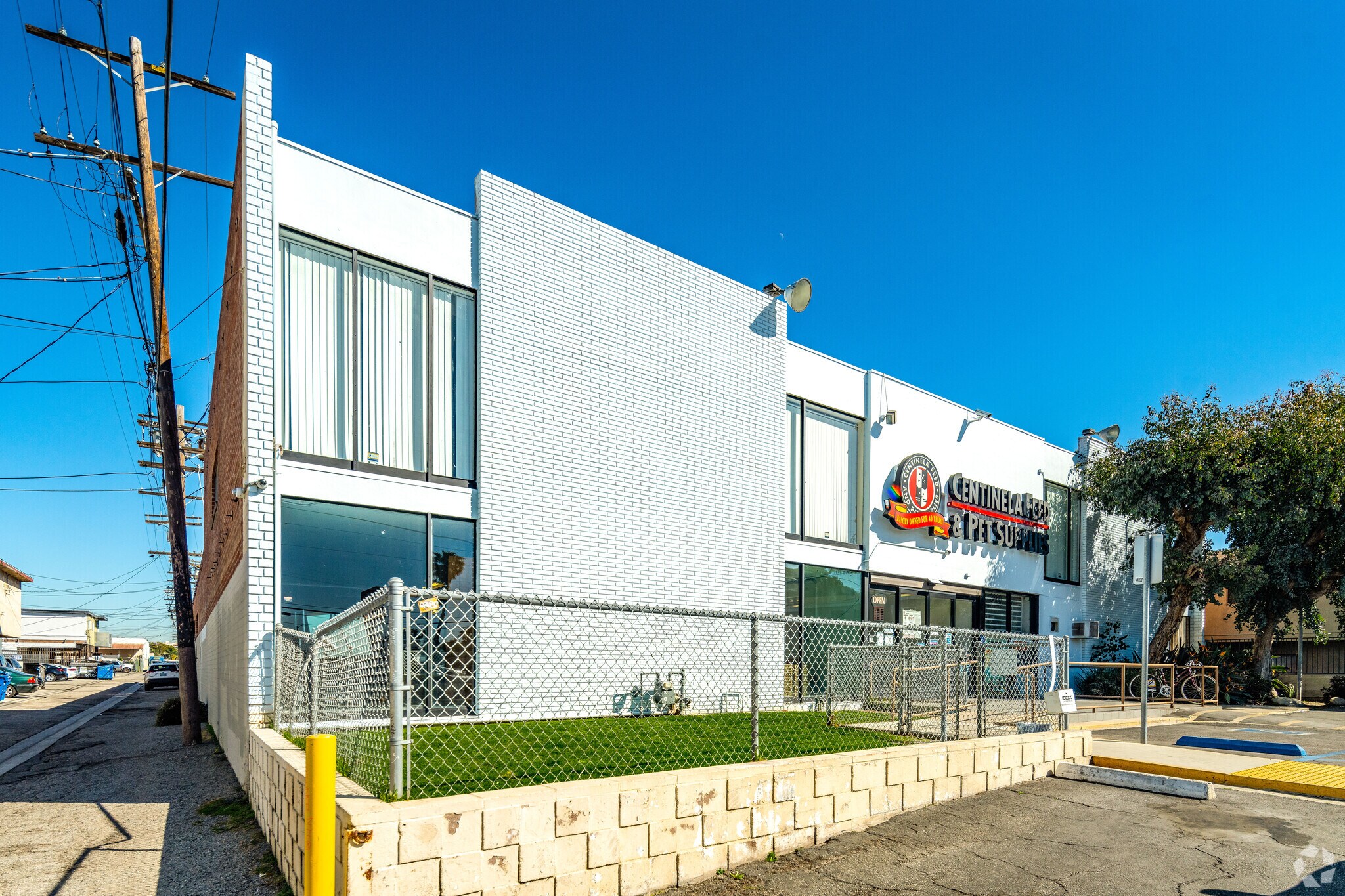 3860 S Centinela Ave, Los Angeles, CA à louer Photo principale– Image 1 sur 7