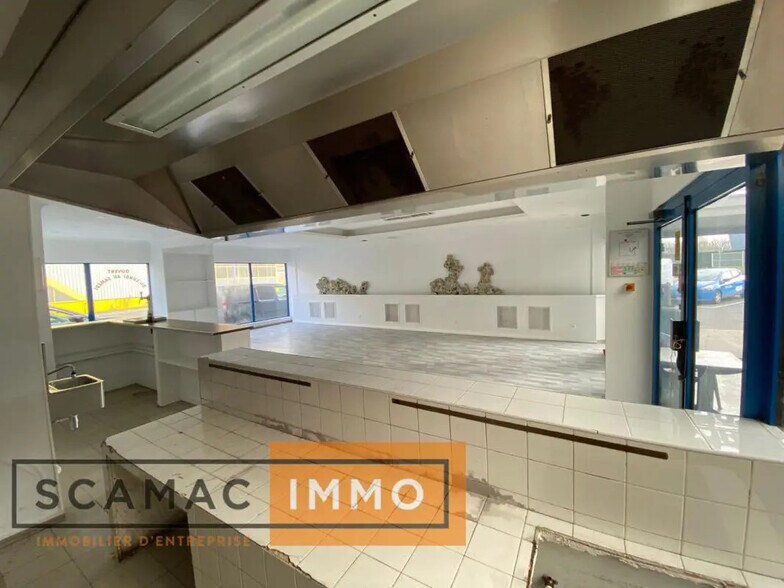 32 Avenue De L'Oceanie, Villejust à louer - Photo de l’immeuble – Image 3 sur 6