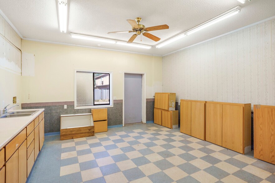 140 Central St, Colorado City, AZ à vendre - Photo de l’immeuble – Image 3 sur 45