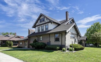 Plus de détails pour 634 Wisconsin St, Oshkosh, WI - Spécialisé à vendre
