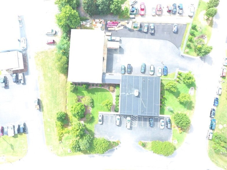 100 Industrial Dr, Fredericksburg, VA à vendre - Photo de l’immeuble – Image 2 sur 57