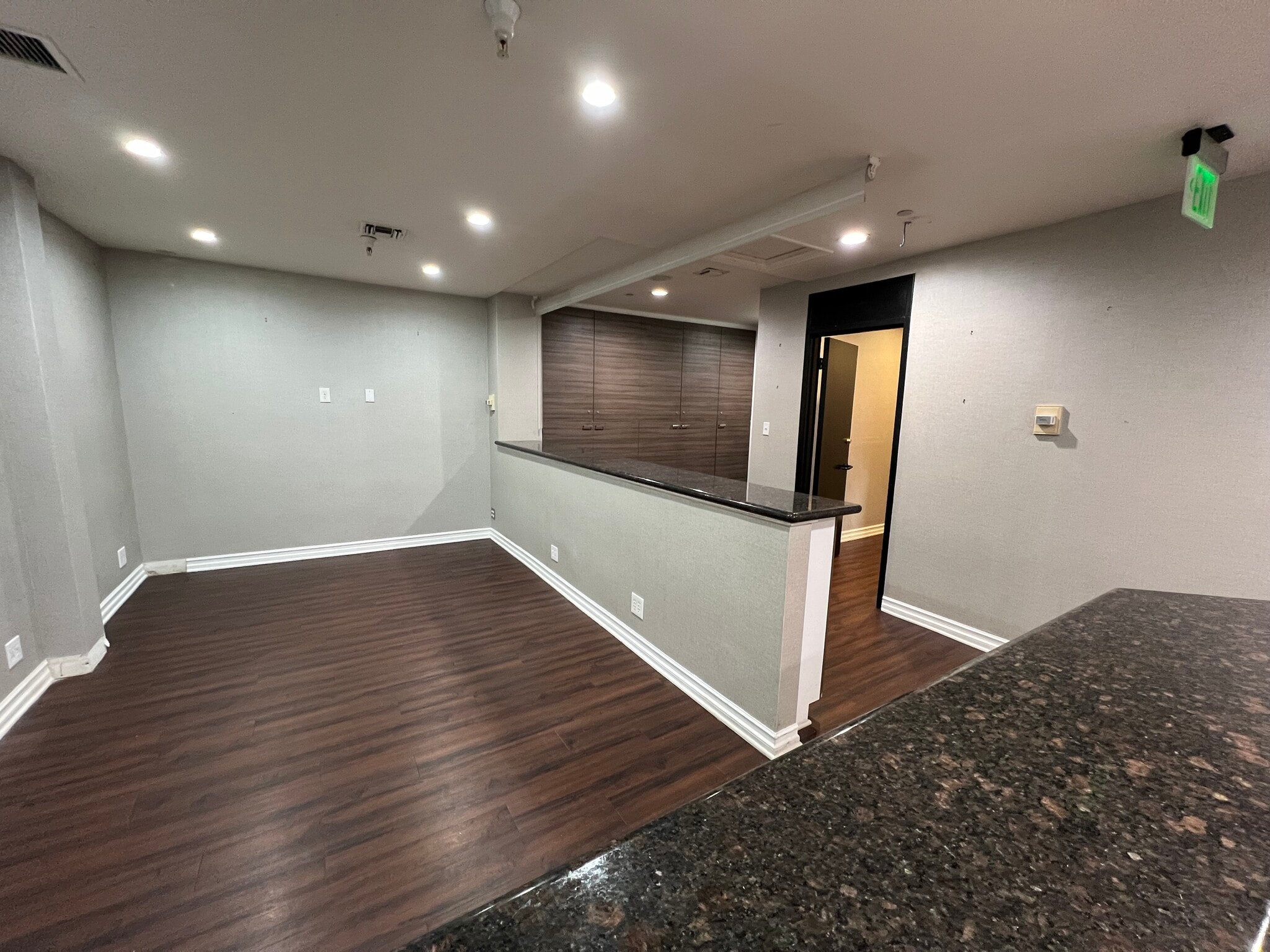 435 N Roxbury Dr, Beverly Hills, CA à louer Photo intérieure– Image 1 sur 10