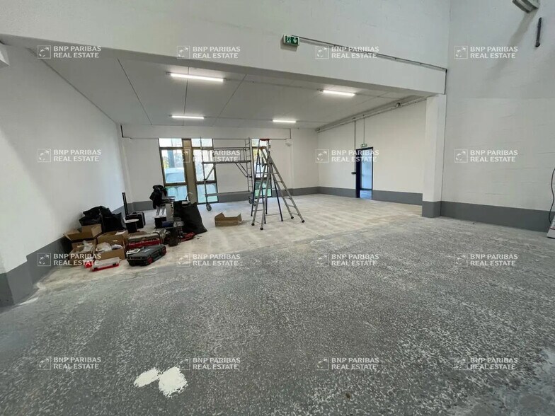 Bureau dans Bonneuil-sur-Marne à louer - Photo de l’immeuble – Image 3 sur 8