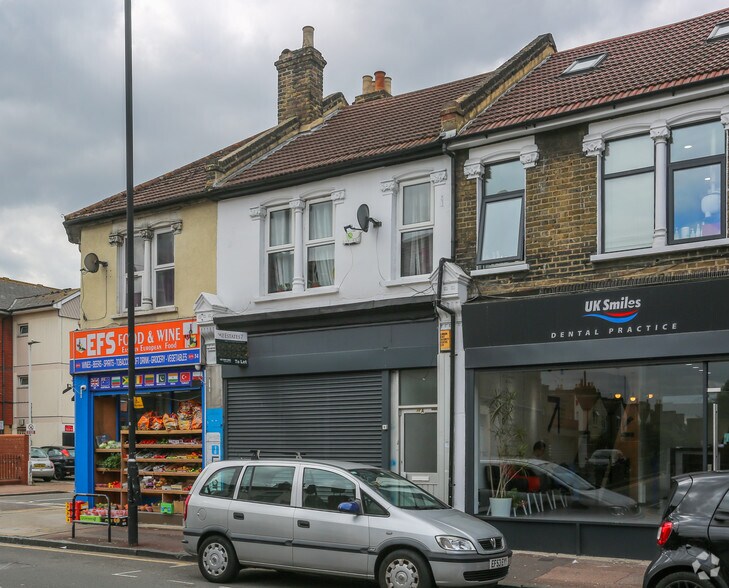 32 Vicarage Ln, Londres à louer - Photo de l’immeuble – Image 3 sur 3