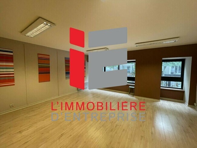 Plus de détails pour Bureau à vendre