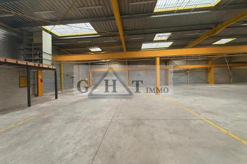 Industriel/Logistique dans La Ville-du-Bois à vendre Photo intérieure– Image 1 sur 11