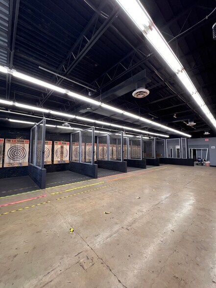 7381-7399 State Rd, Parma, OH à louer - Photo de l’immeuble – Image 3 sur 4