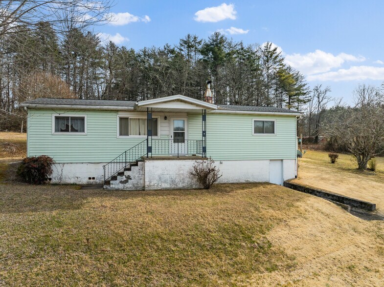 146 Monteith Rd, Brevard, NC à vendre - Photo de l’immeuble – Image 3 sur 36