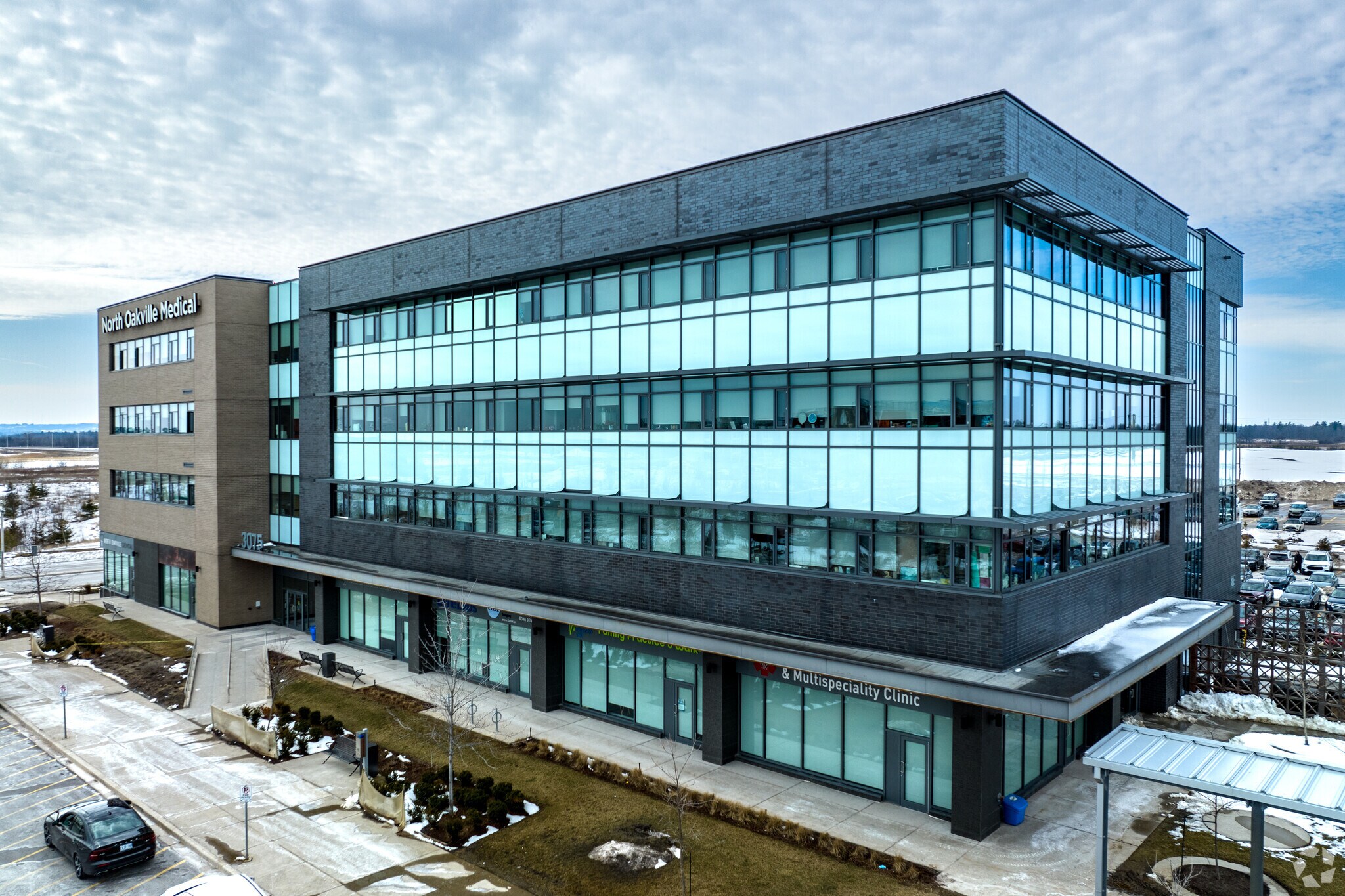 3075 Hospital Gate, Oakville, ON à vendre Photo principale– Image 1 sur 52