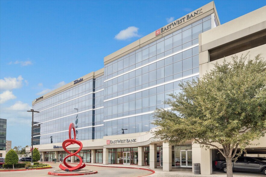 9090 Katy Fwy, Houston, TX à louer - Photo de l’immeuble – Image 1 sur 13