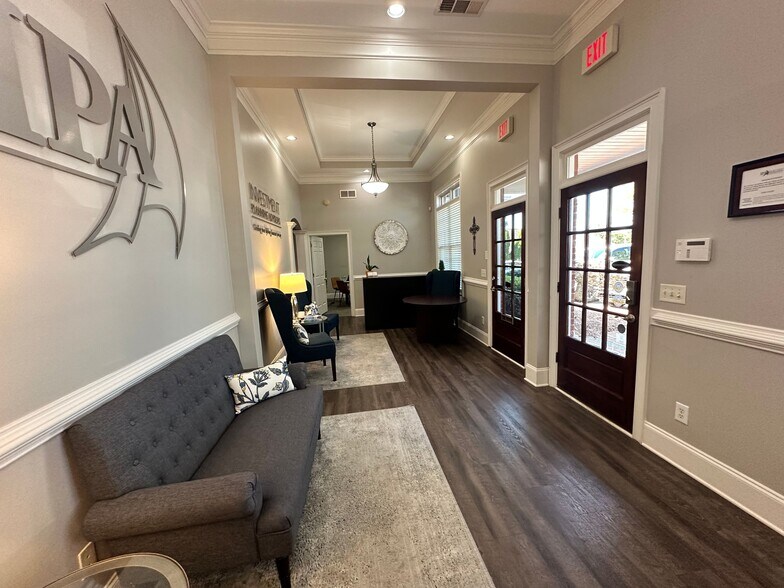 327 Dahlonega Rd, Cumming, GA à louer - Photo intérieure – Image 3 sur 24