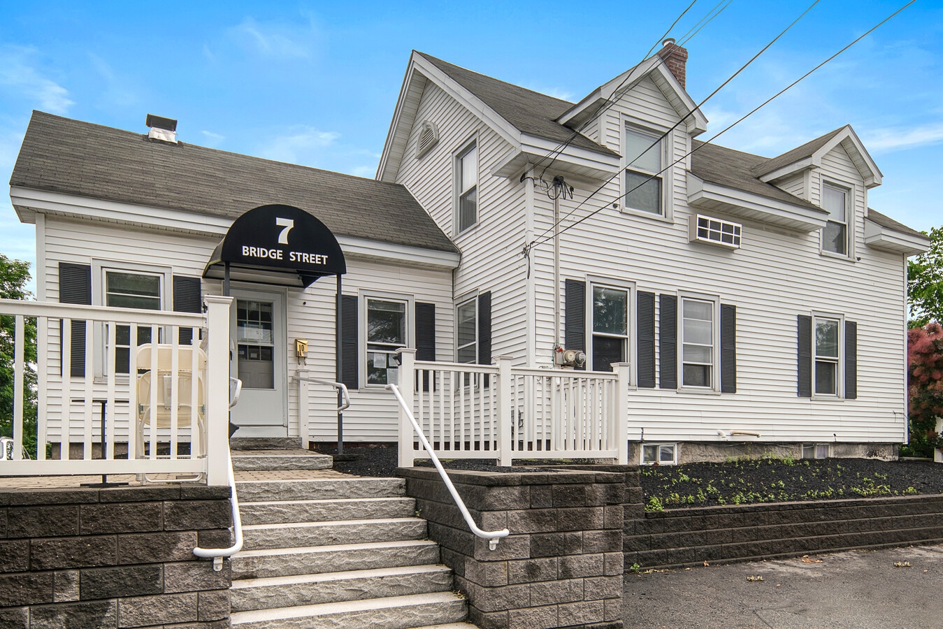 7 Bridge St, Billerica, MA 01821 - Lot 10 - - Photo intérieure - Image 1 of 18