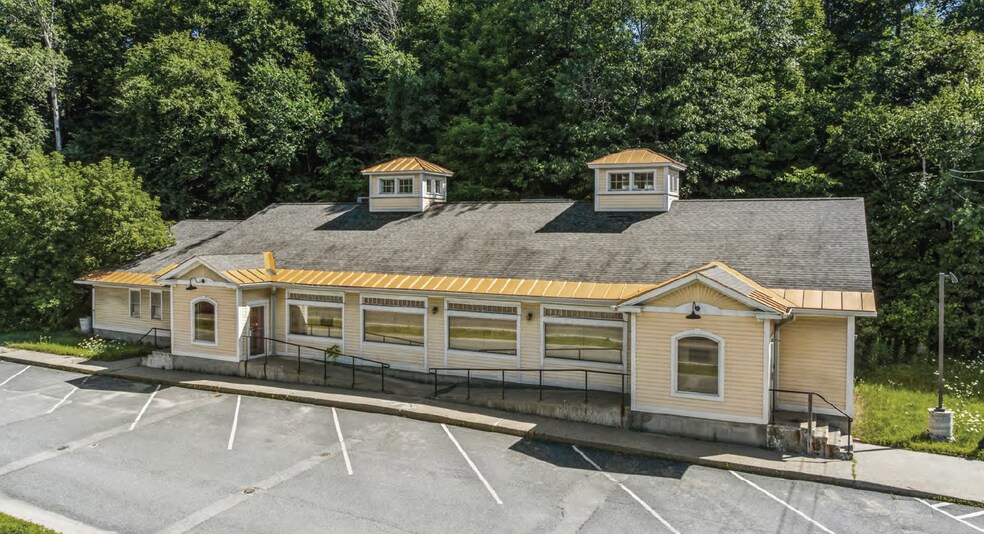 626 Broad St, Lyndonville, VT à vendre - Photo de l’immeuble – Image 1 sur 6