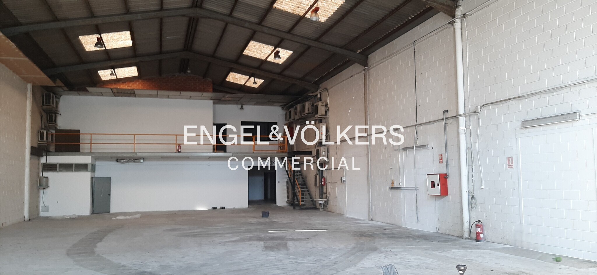 Industriel/Logistique dans Canovelles, Barcelona à vendre Photo de l’immeuble– Image 1 sur 12