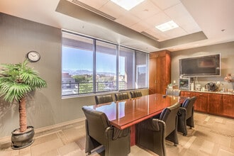 6960 Smoke Ranch Rd, Las Vegas, NV à vendre Photo intérieure– Image 2 sur 4