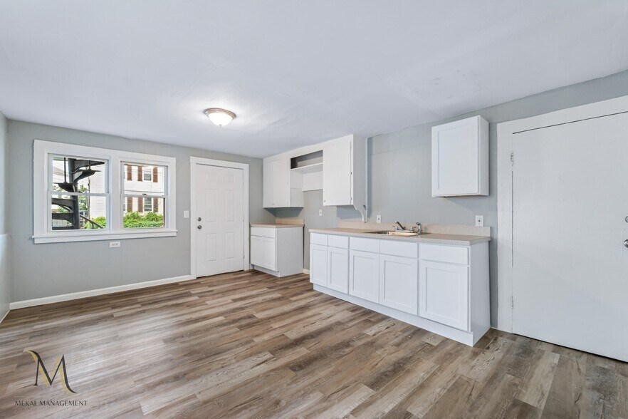 95 School St, Chicopee, MA à vendre - Photo de l’immeuble – Image 3 sur 30
