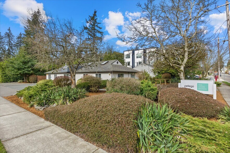 5603 230th St SW, Mountlake Terrace, WA à louer - Photo de l’immeuble – Image 3 sur 17