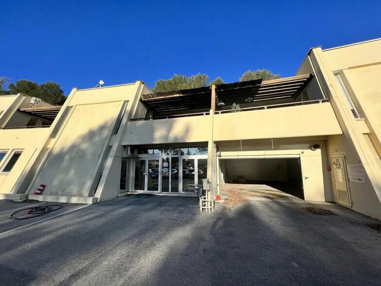 Industriel/Logistique dans Valbonne à louer - Photo de l’immeuble – Image 1 sur 4