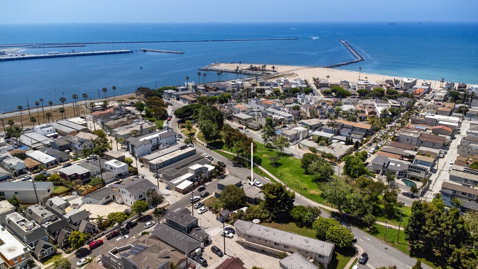 1515 Electric Ave, Seal Beach, CA à vendre - Photo principale – Image 1 sur 14