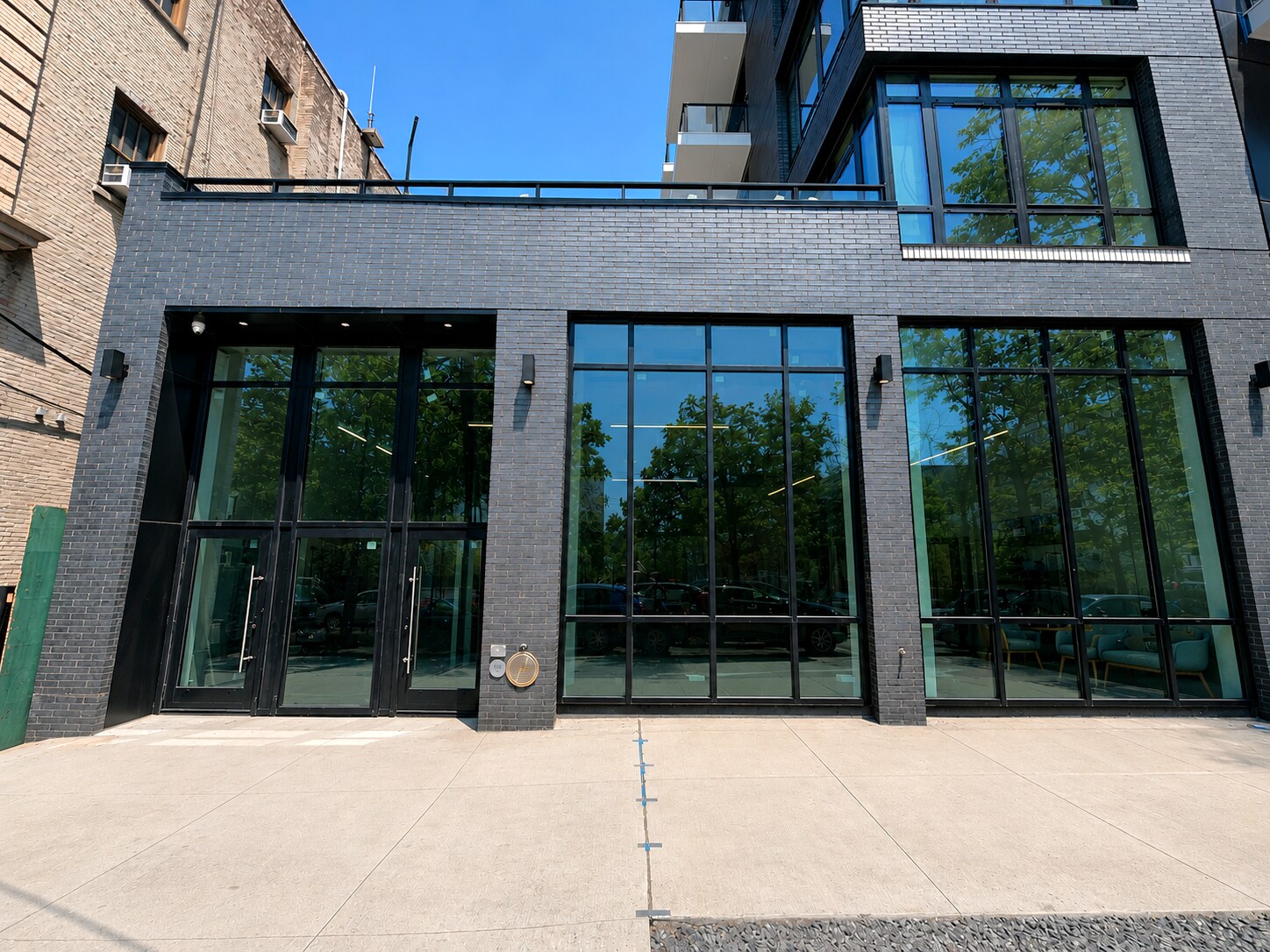 49-18 Vernon Blvd, Long Island City, NY à louer Photo de l’immeuble– Image 1 sur 9