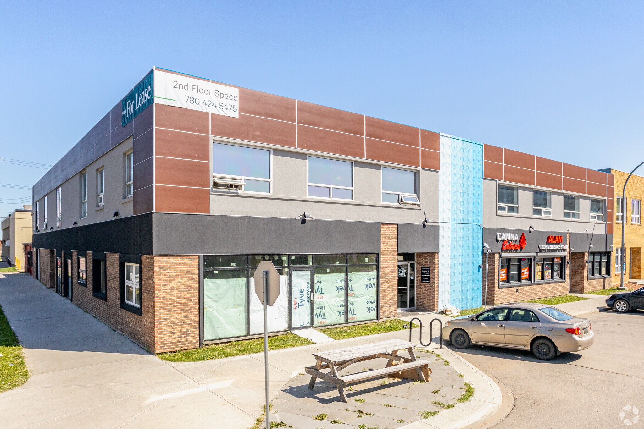 10571 114th St, Edmonton, AB à louer Photo principale– Image 1 sur 3