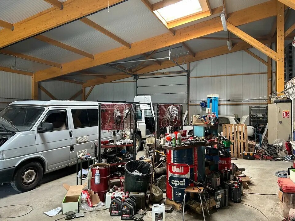 Local d'activités dans Chinon à vendre Photo intérieure– Image 1 sur 7