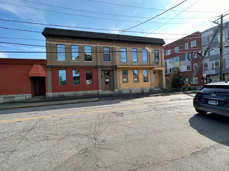 122 Franklin St, Torrington, CT à louer - Photo de l’immeuble – Image 1 sur 17