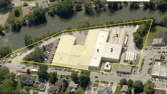 Plus de détails pour 307 E Washington St, Momence, IL - Industriel/Logistique à vendre