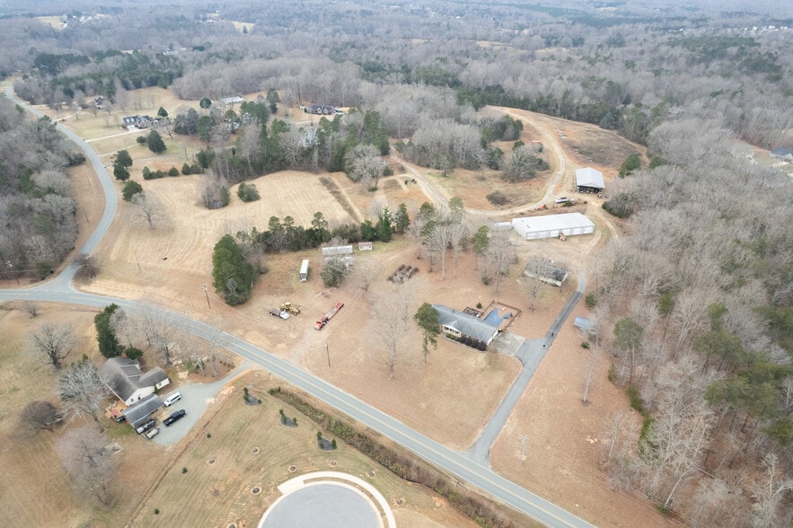 Lacy Holt Road, Graham, NC à vendre - Photo de l’immeuble – Image 3 sur 11