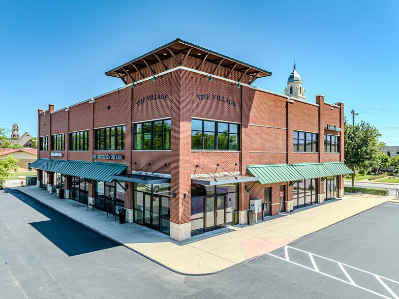 300-318 S Main St, Weatherford, TX à louer - Photo de l’immeuble – Image 3 sur 12