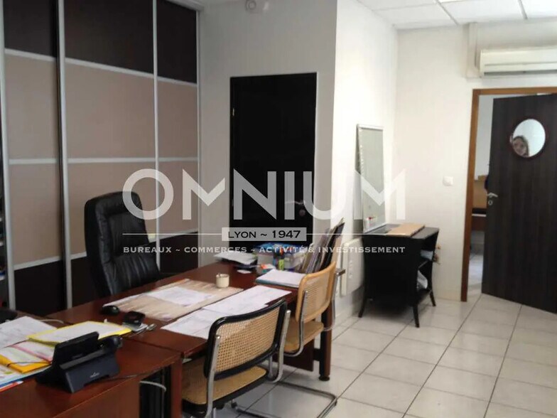 Bureau dans Lyon à vendre - Photo de l’immeuble – Image 2 sur 8
