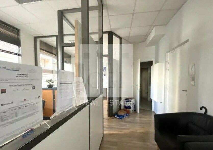 Bureau dans Lyon à louer - Photo de l’immeuble – Image 2 sur 8
