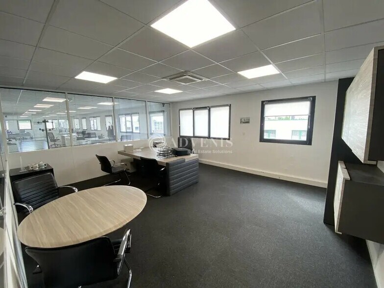 Bureau dans Neuilly-Plaisance à louer - Photo de l’immeuble – Image 2 sur 11