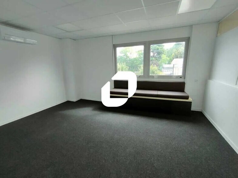Bureau dans Bezons à louer - Photo de l’immeuble – Image 2 sur 10