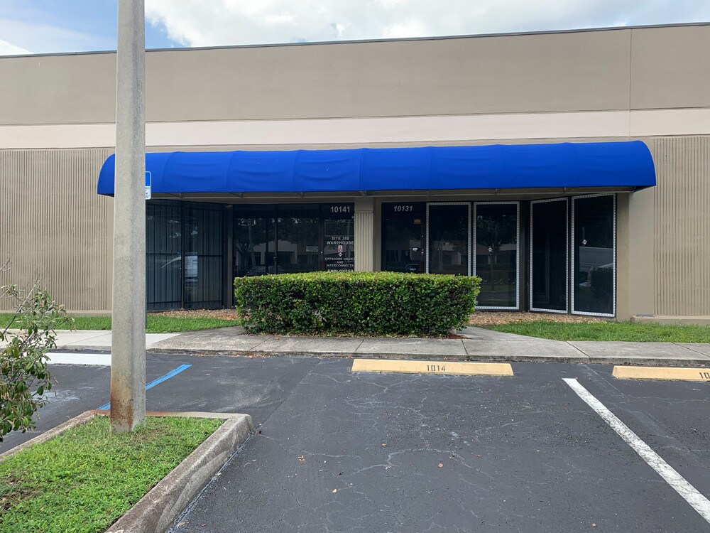 5301 N Nob Hill Rd, Sunrise, FL à louer Photo de l’immeuble– Image 1 sur 6