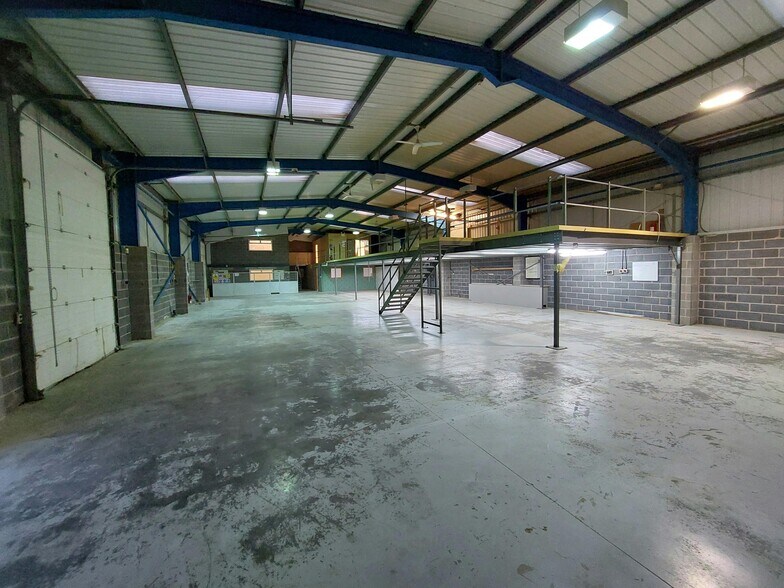 Eakring Rd, Bilsthorpe à louer - Photo de l’immeuble – Image 3 sur 23