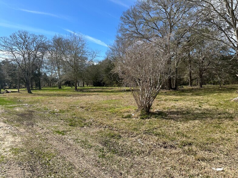 2690 County 179 rd, Alvin, TX à vendre - Photo de l’immeuble – Image 1 sur 5