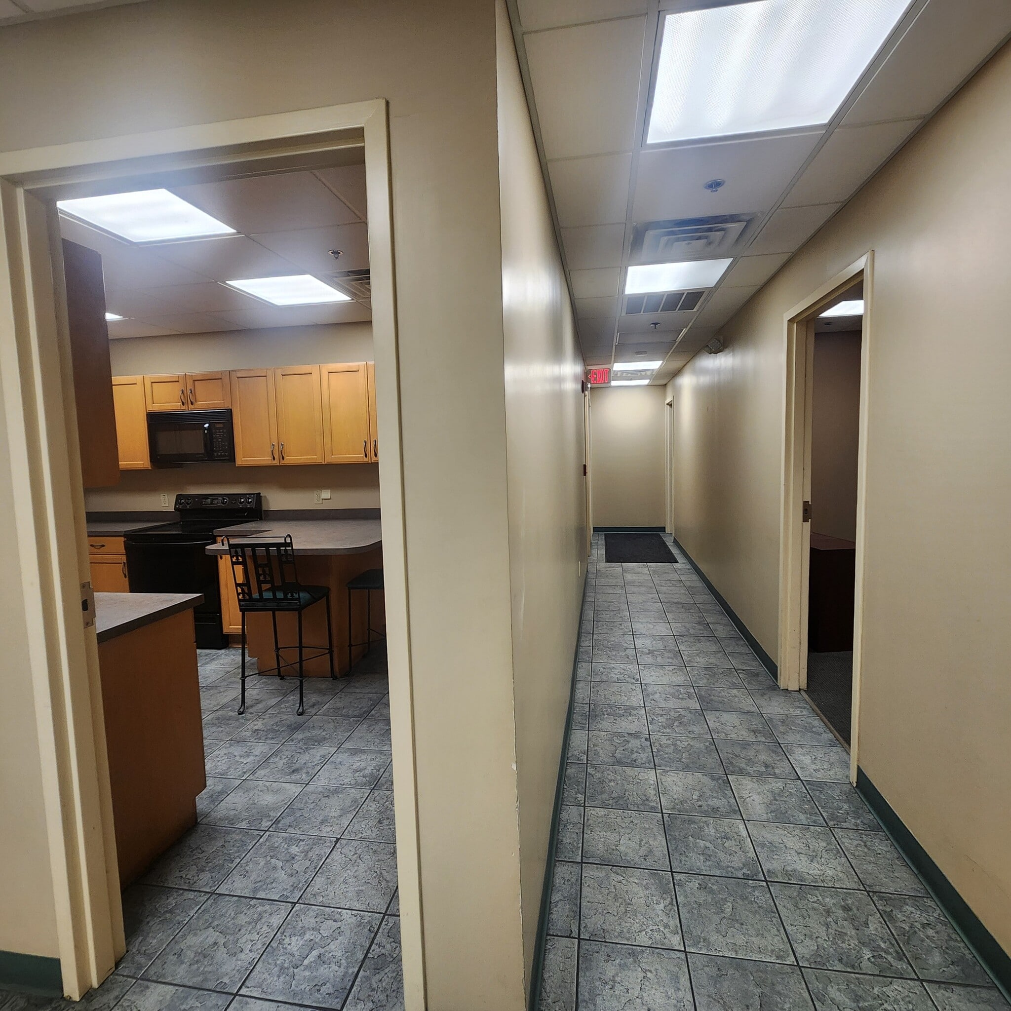 47 Slade St, Fall River, MA à louer Photo intérieure– Image 1 sur 18