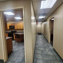 47 Slade St, Fall River, MA à louer Photo intérieure– Image 1 sur 18